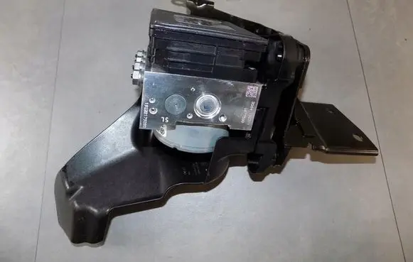 Volkswagen PASSAT B8 ABS Pump 5Q0614517FA