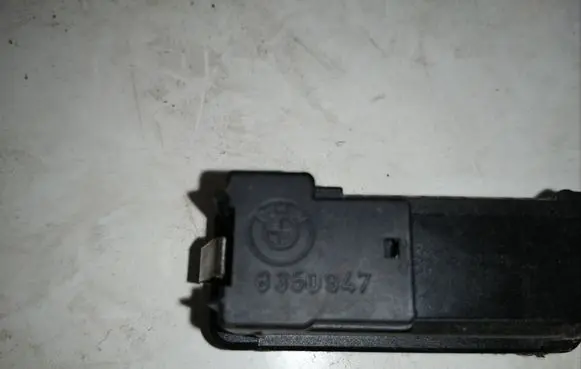 BMW 5 E39 Hazard light switch 8350947