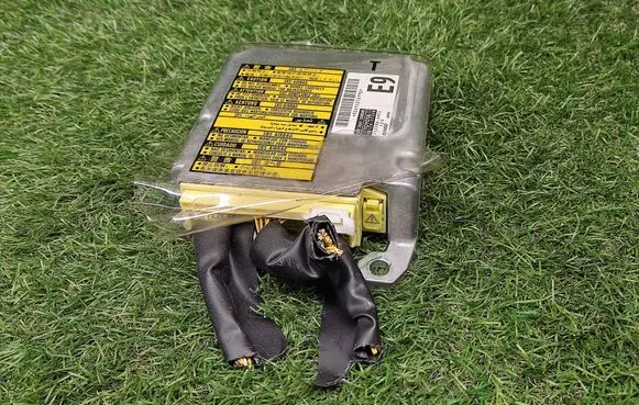 Toyota Prius (NHW20) Airbag control unit/module 8917047390 1523006952