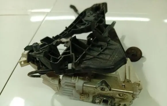 Mercedes-Benz A W169 Rear door lock 169202835021
