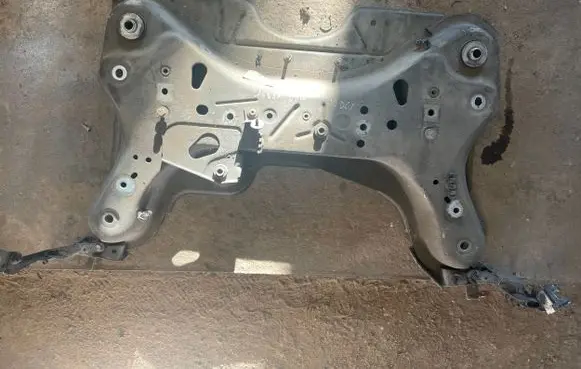 Renault Laguna II Front subframe