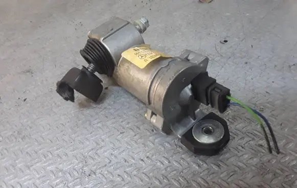 Mercedes-Benz ML W163 Vent window/glass motor A1638201442