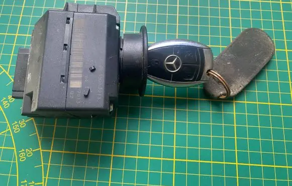 Mercedes-Benz E W211 Ignition lock 2115452308 33002213 0015424961606126