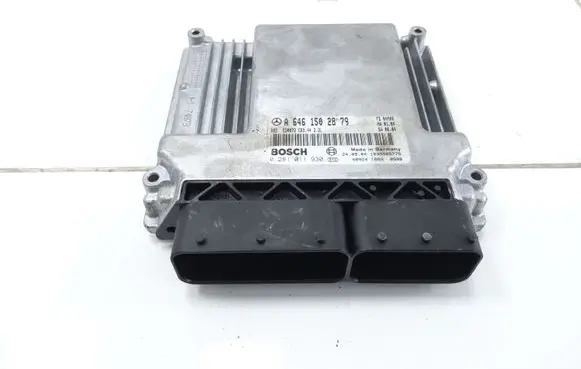 Mercedes-Benz E W211 Engine control unit/module 0281011930