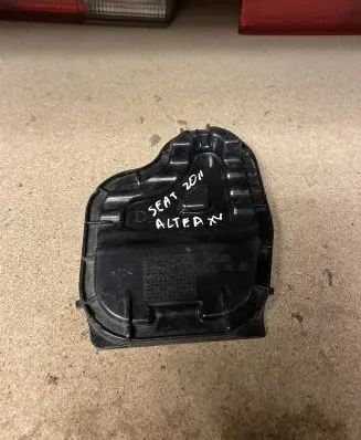 Seat Altea XL Headlight/headlamp dust cover