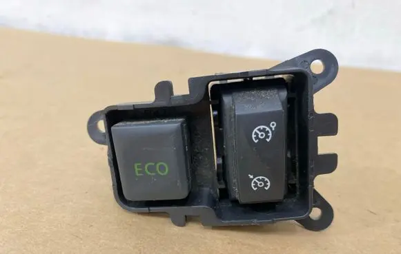 Renault Clio IV Cruise control switch E30177 00313B