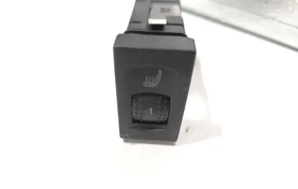 Volkswagen PASSAT B5.5 Seat heating switch 3B0963564C