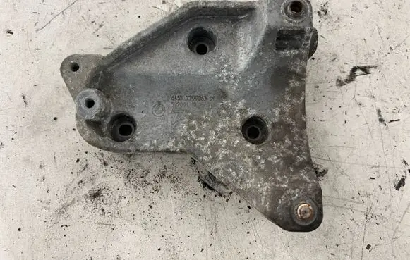 BMW X5 E70 Engine mounting bracket 59280110 7799863
