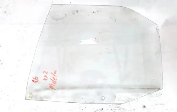 Peugeot 405 Rear door window glass