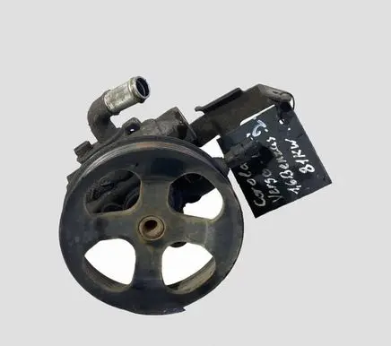 Toyota Corolla Verso AR10 Power steering pump