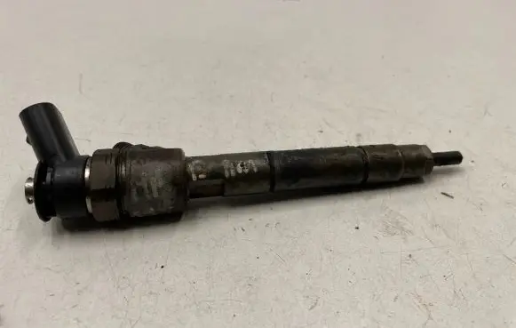 Mercedes-Benz B W245 Fuel injector A6400701287