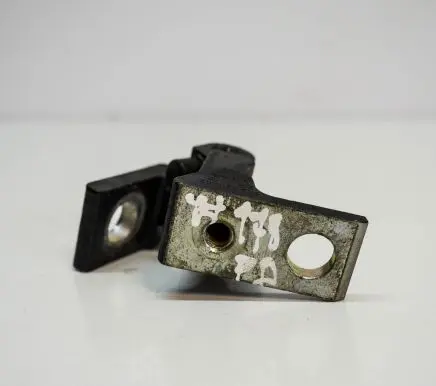 Volkswagen Polo V 6R Front door upper hinge 7N0831402
