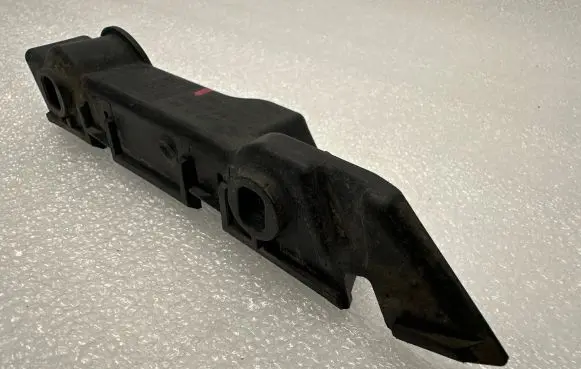 Audi A5 8T 8F Front bumper mounting bracket 8T0807283A