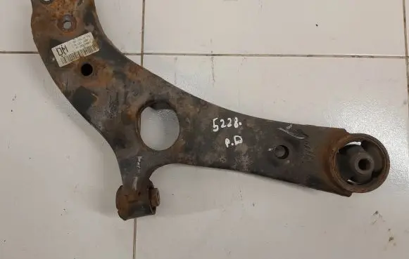 Hyundai Santa Fe Front lower control arm/wishbone 54502W200