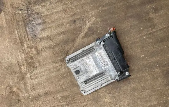 Audi A6 S6 C6 4F Engine control unit/module 4F0907401B