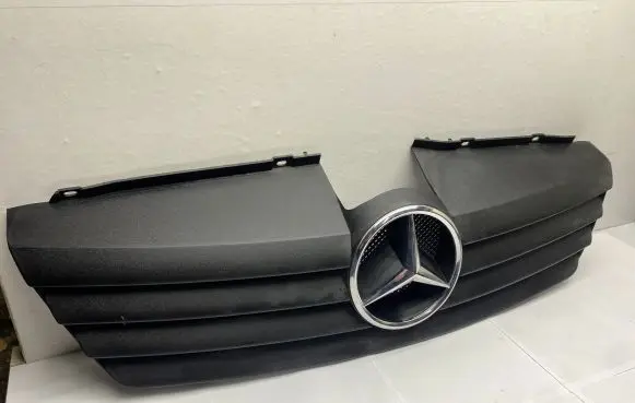 Mercedes-Benz Vaneo W414 Front bumper upper radiator grill A4148800085