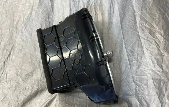 Volvo S60 Dash center air vent grill 31477274 20190513 AD7GP