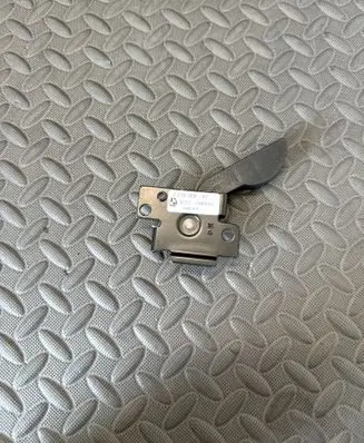 BMW X3 F25 Engine bonnet (hood) release handle 7218568 13989610