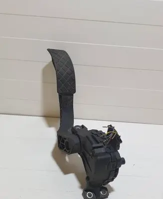 Audi A6 S6 C5 4B Accelerator throttle pedal 8D1723523F 6PV00837602