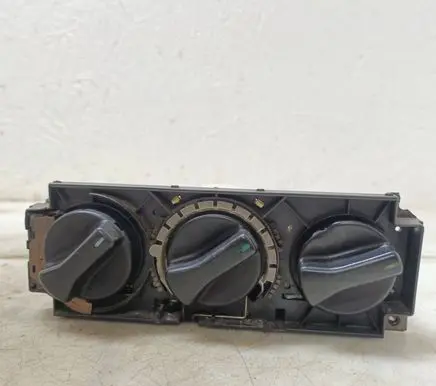 Volkswagen PASSAT B3 Climate control unit 357819045A 357820045