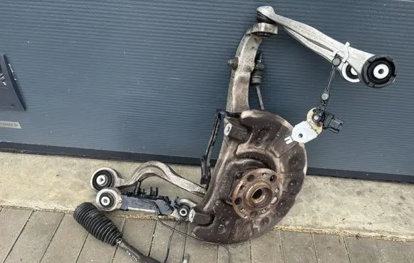 Mercedes-Benz GLC X253 C253 Front wheel hub spindle knuckle