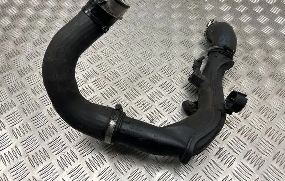 Intercooler hose/pipe