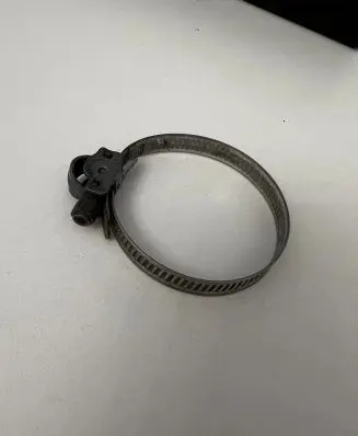 Fiat 500 Abarth Intercooler pipe mounting bracket 