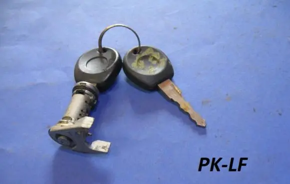 Volkswagen PASSAT B4 Front door lock (next to the handle) 1UO337167168