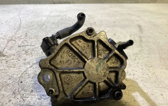 Volvo V50 Vacuum pump 9684786780