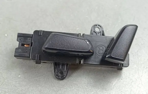 Mitsubishi Outlander IV Seat control switch
