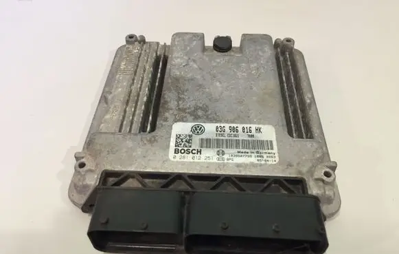 Volkswagen Touran I Engine control unit/module 03G906016HK 0281012251