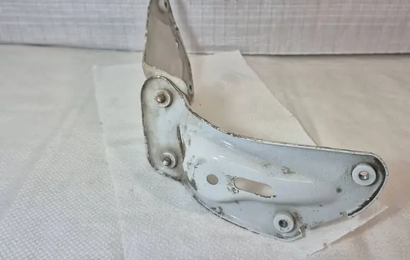Skoda Yeti (5L) Fender mounting bracket 1Z0810679D L0821141