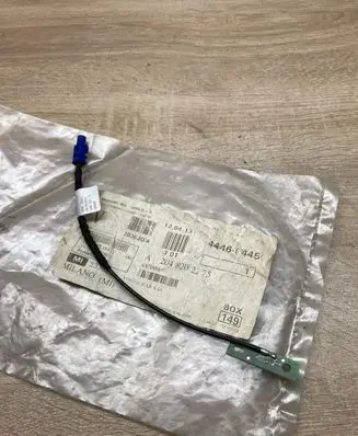 Mercedes-Benz C W204 Bluetooth antenna A2048202275