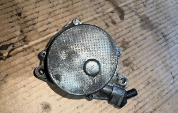 BMW 5 E39 Vacuum pump 7786841