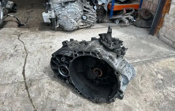 Volkswagen PASSAT B6 Manual 6 speed gearbox KDL
