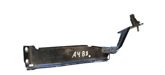 Audi A4 S4 B8 8K Fender mounting bracket 8K0821136A