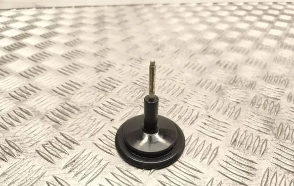 Ford Focus Spare wheel bolt AXQ1A