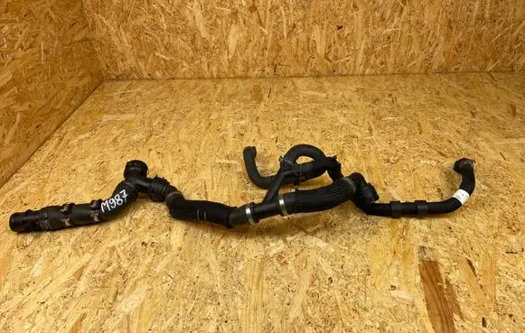 Land Rover Discovery Sport Engine coolant pipe/hose L8D28260BA