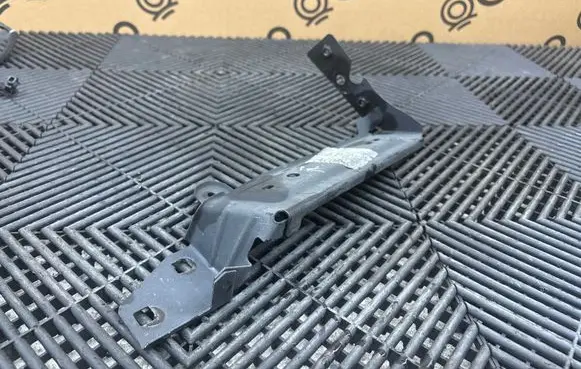 Alfa Romeo Stelvio Fender mounting bracket