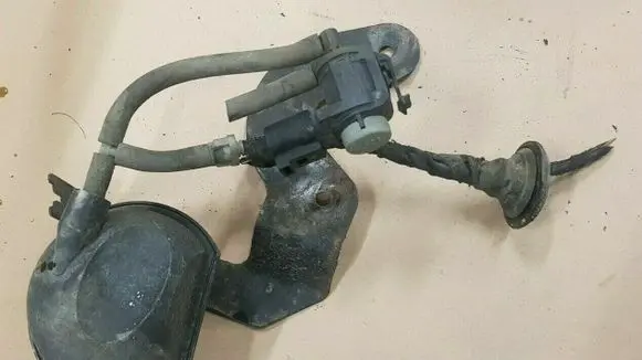 Audi A3 S3 A3 Sportback 8P Vacuum valve 