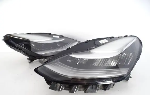 Tesla Model 3 Headlight/headlamp 107737500C