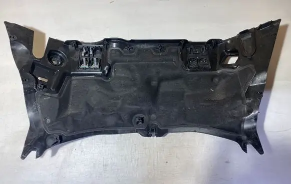 Mercedes-Benz C W205 Other engine bay part A2056206801