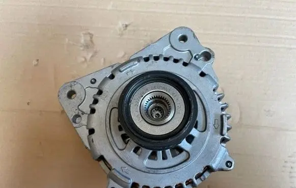 Audi 80 90 S2 B4 Generator/alternator LR1120701R