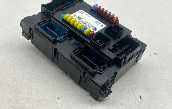 Jeep Renegade Fuse module 116RI000777 61875025BC