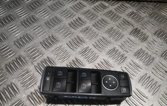 Mercedes-Benz C W204 Electric window control switch 2049055302 A2049055302