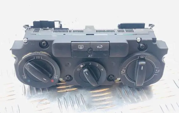 Volkswagen Jetta V Climate control unit 1K2820045B