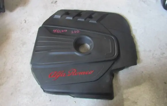 Alfa Romeo Stelvio Engine cover (trim)