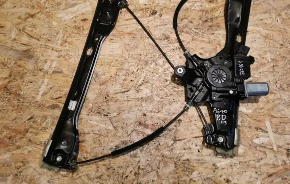 Opel Astra K Front door window regulator with motor 13406674B C31348102