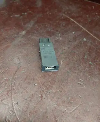 Opel Insignia A USB socket connector 13348688
