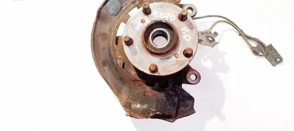 Front wheel hub